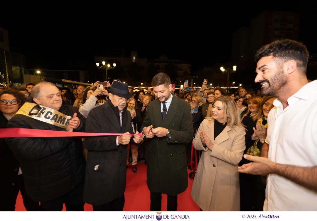 Gandia acoge una espectacular inauguración del Mercat del Prado