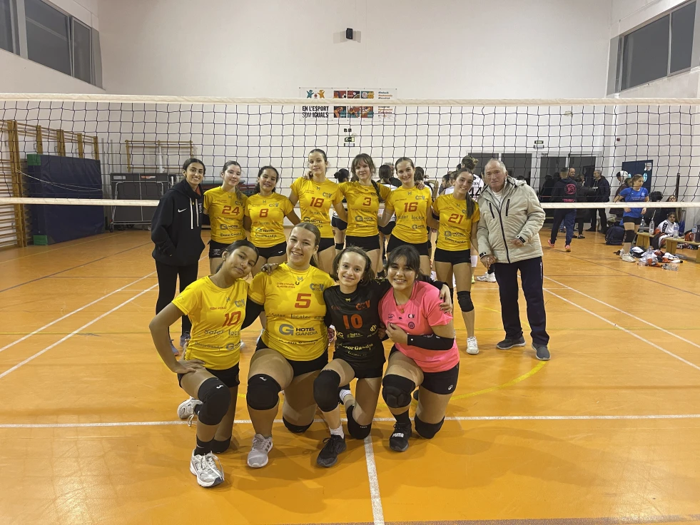 El Club de Voley Arenas de Gandia recupera la sonrisa con un triunfo frente al Picassent