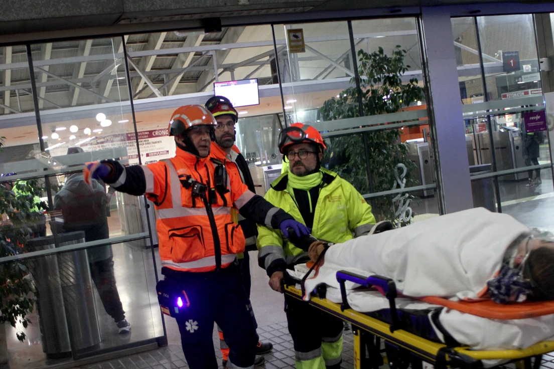 Renfe ha realizado esta madrugada un simulacro de emergencia en la estación de Gandia