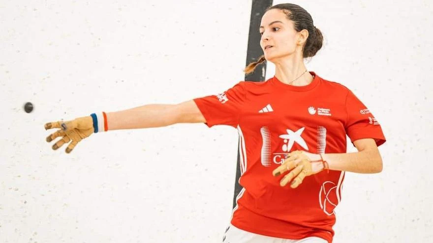 La vallera Júlia Andrada se alza con el Trofeu Roser de Raspall Professional Femení