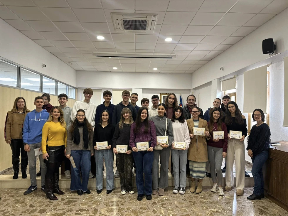 Xeraco concede 27 becas para apoyar la formación superior de jóvenes estudiantes