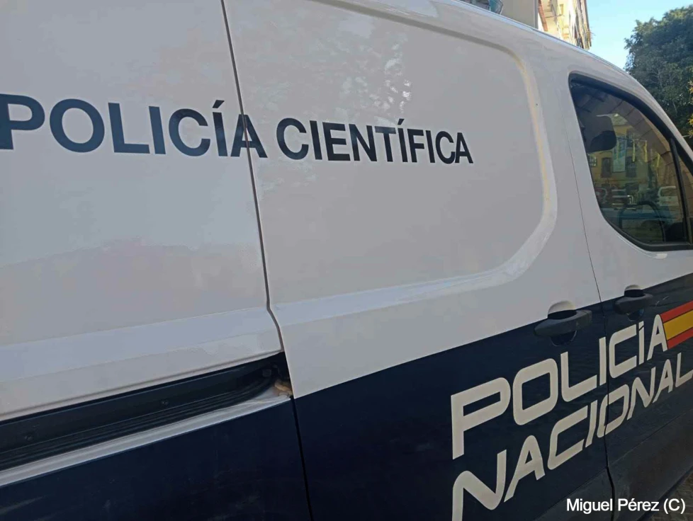 Hallan en el Grau de Gandia el cadáver de un vagabundo que llevaba varios días muerto