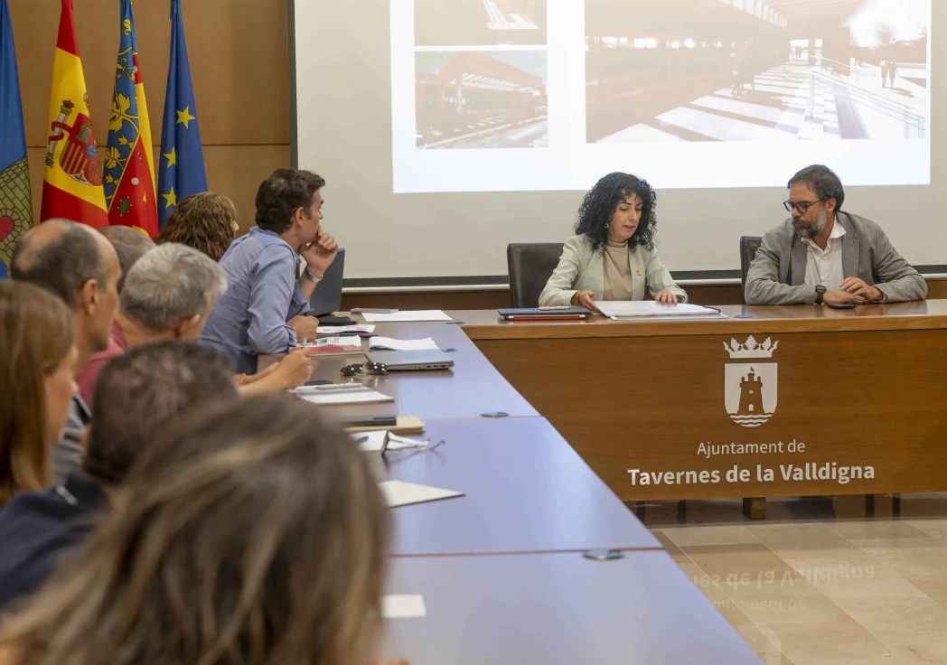 Tavernes celebra la adjudicación por parte de Renfe de las obras de la estación de tren en La Vall