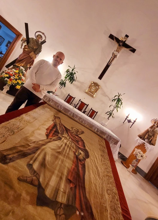 Miramar presenta el hallazgo de una sarga encontrada en un hueco de una pared de la Iglesia
