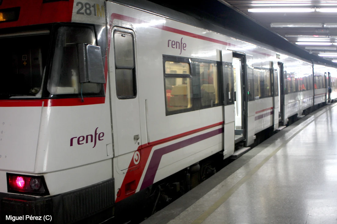 Nuevo caos en Renfe: El Cercanías no sale desde Gandia sino de Xeraco o finaliza en Cullera, así ha sido la mañana de hoy