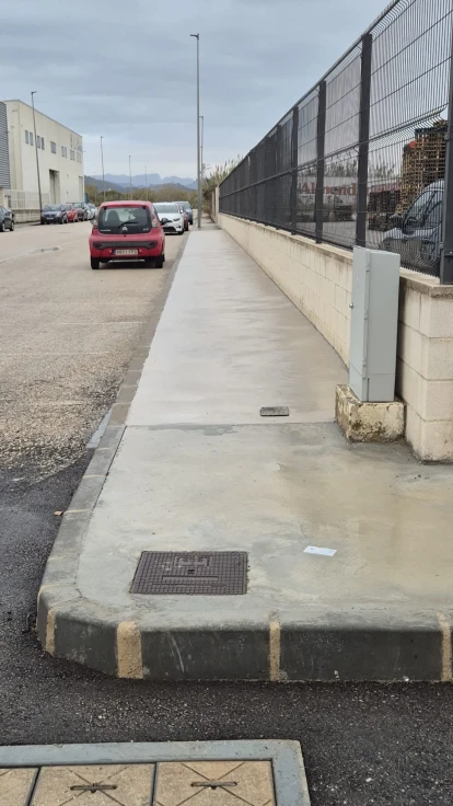 Oliva recepciona las obras de la primera fase de los polígonos Jovades y Brosquil cofinanciadas por el Ivace