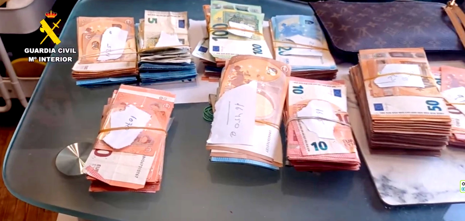 La Guardia Civil de Tavernes logra desarticular un clan familiar dedicado al tráfico de drogas con seis detenidos en Alzira, Cullera y Nàquera