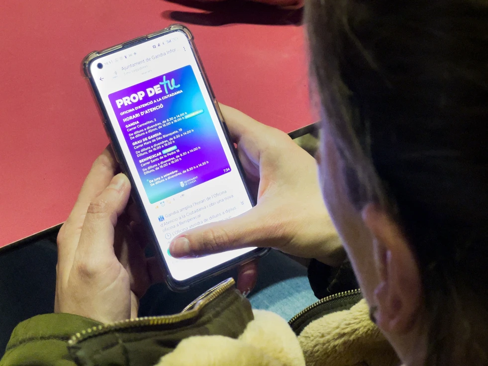El canal de WhatsApp del Ayuntamiento de Gandia supera los 3.300 seguidores en su primera semana