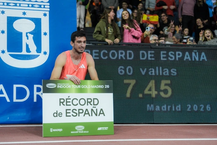 Quique Llopis bate el récord de España en 60 metros vallas