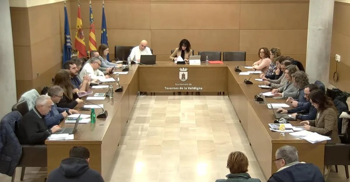 Los derrumbes en la playa de Tavernes elevan la tensión política en el pleno municipal