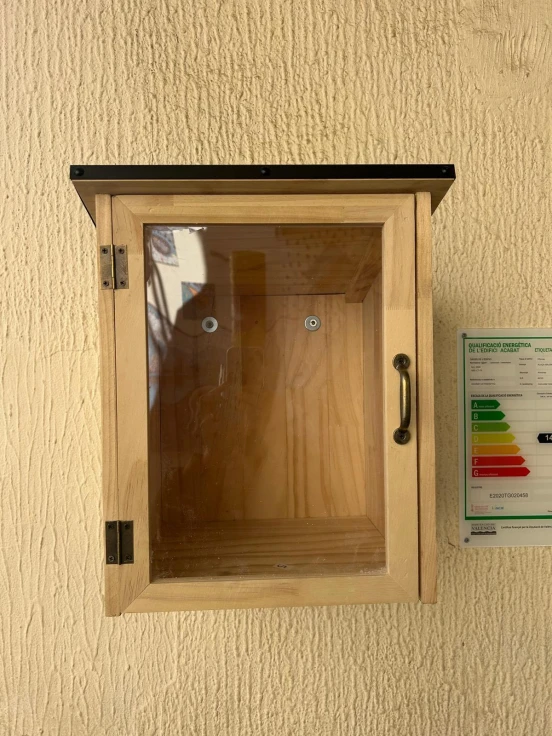 Almoines estrena nuevos puntos de intercambio de libros