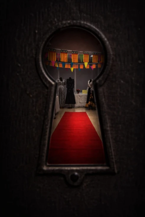 Piles inaugura esta tarde una exposición de vestidos de carmelitas