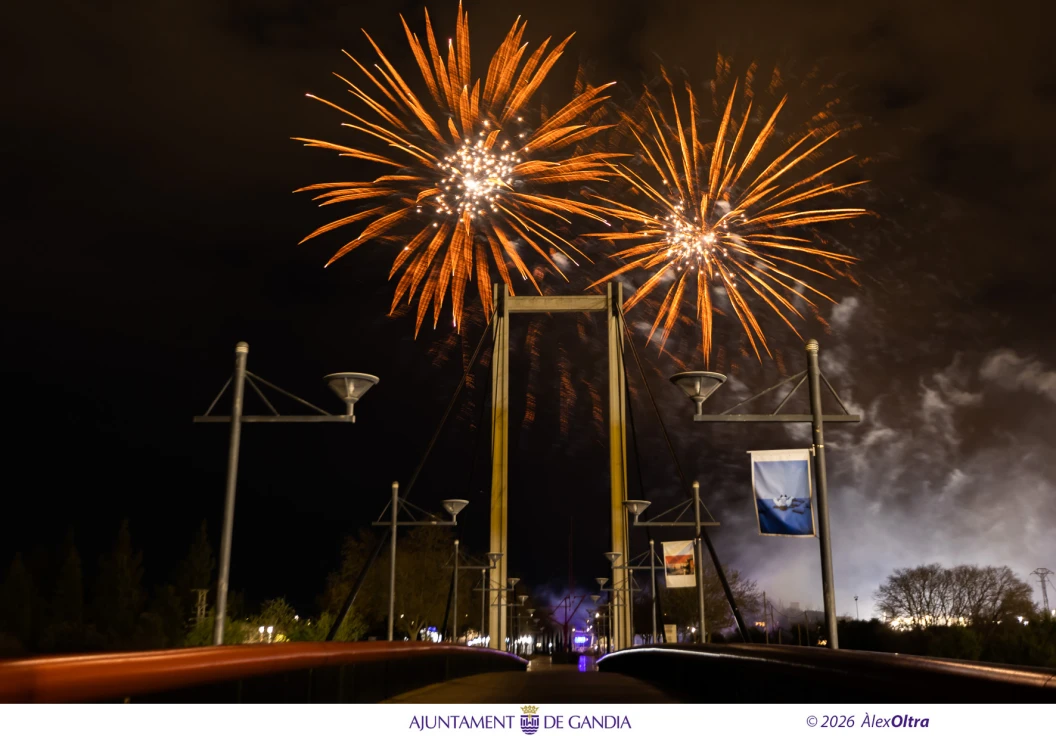 Gandia vibra con la magia de la Nit del Foc