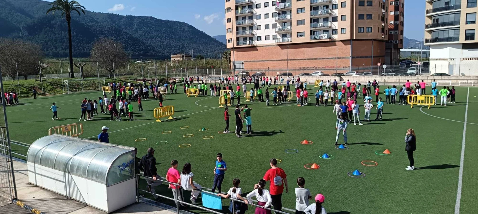 Tavernes de la Valldigna celebra las V Jornades Esportives de la Valldigna en el polideportivo municipal