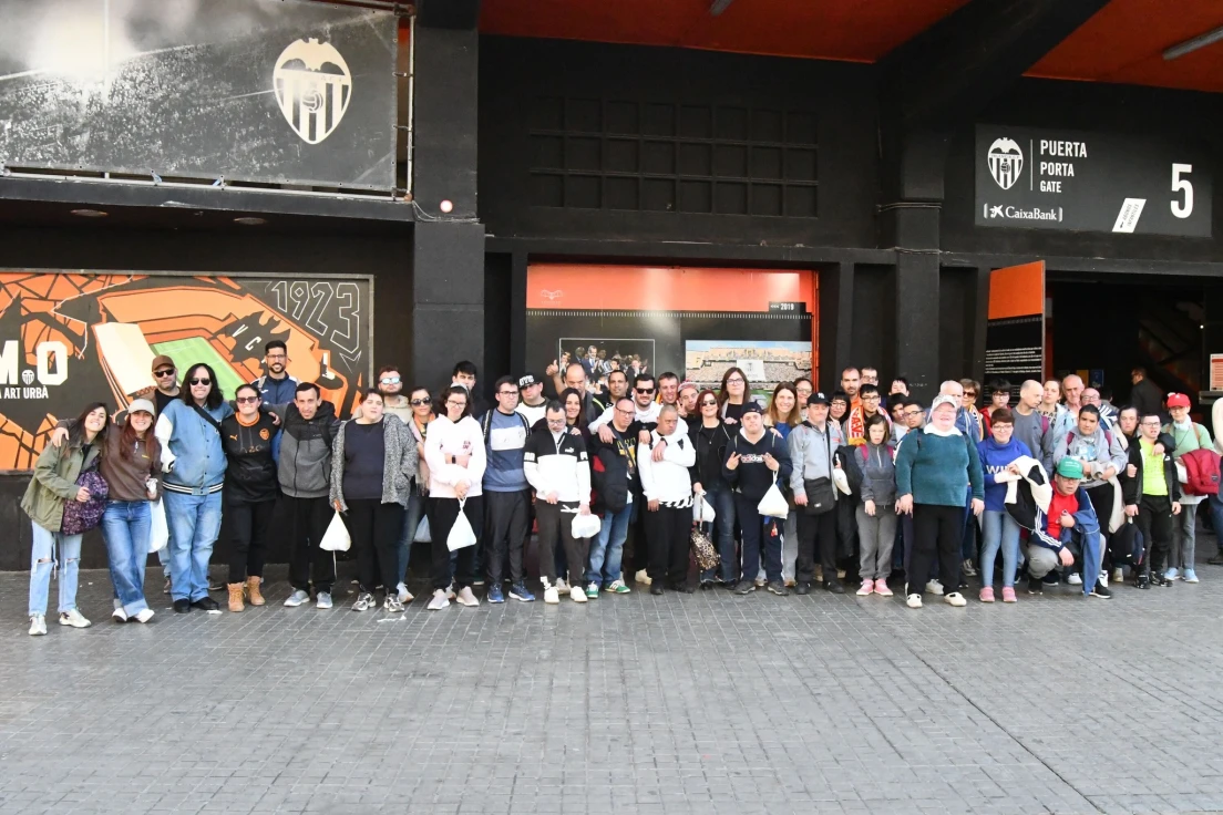 El Ayuntamiento de Tavernes de la Valldigna acerca el deporte inclusivo a Mestalla con la participación de la Fundación Integra Valldigna