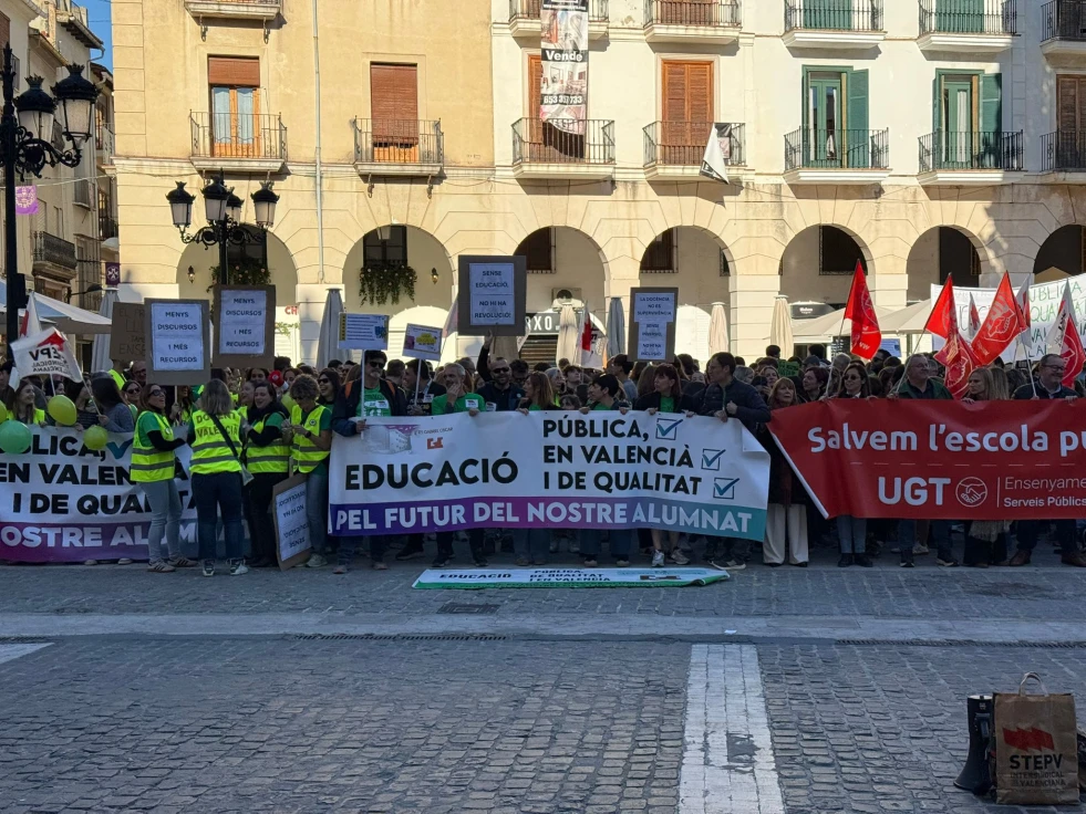 La Comunidad educativa de Gandia participa activamente en la huelga de educación