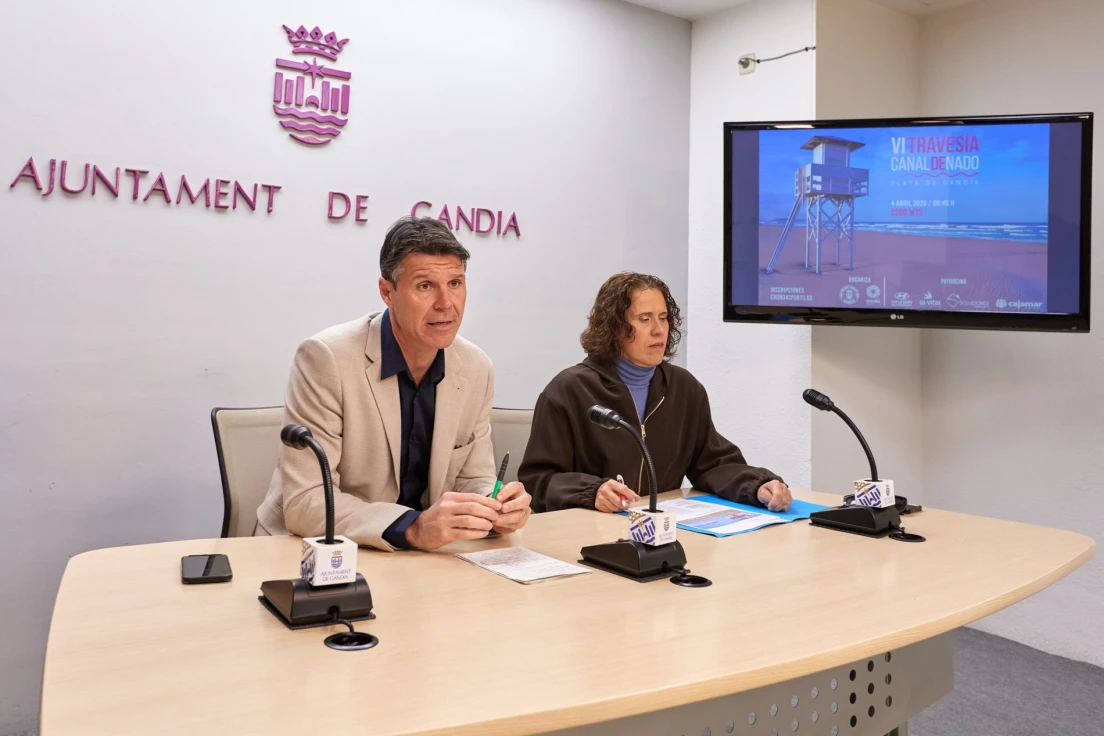 Gandia celebra la sexta Travesía a Nado del Canal con récord de inscritos