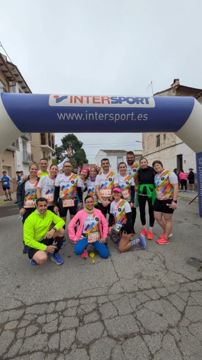 Bellreguard felicita al Club Córrer a Gust por su participación en la Maratón del Santo Grial en Navajas