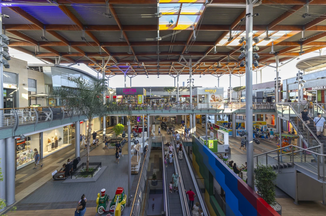El Centro Comercial La Vital se suma un año más a la Run For Parkinson en el año del 25 aniversario de la asociación