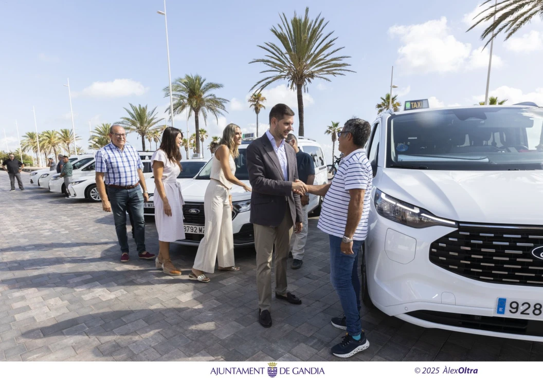 Gandia refuerza el servicio de taxi con siete nuevas licencias