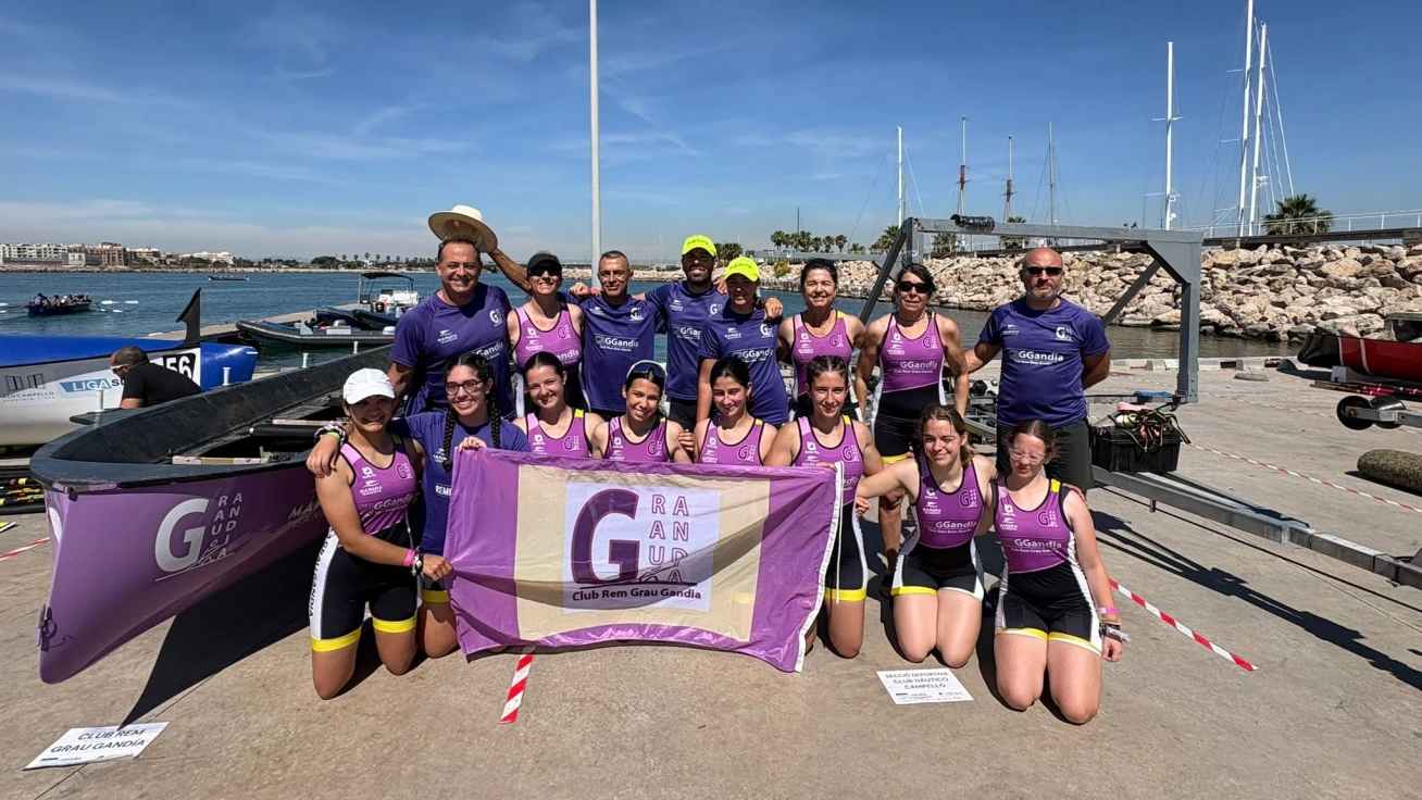 El Club Rem Grau Gandia roza el podio nacional en el Campeonato de España de Llaüt Mediterráneo