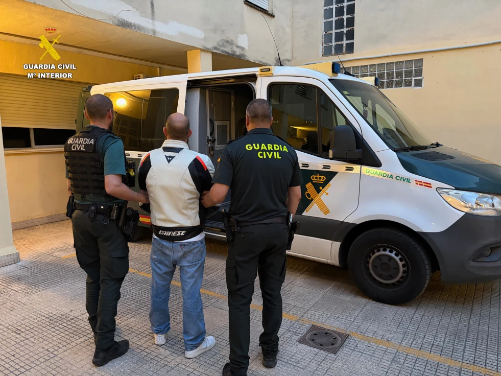 Detenido en Oliva un joven por el robo violento de una cadena de oro