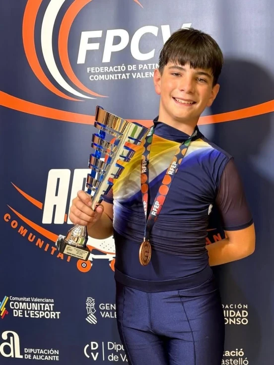 Mateo Callejón hace historia para el Patinatge Tavernes Valldigna con un bronce en el Campeonato de España