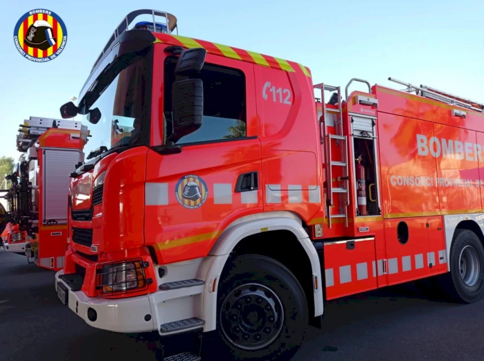 Dos incendios en Gandia y Oliva obligaron a intervenir a los bomberos el sábado
