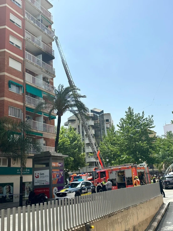 Susto en Gandia por el incendio de una vivienda en el barrio de la República Argentina