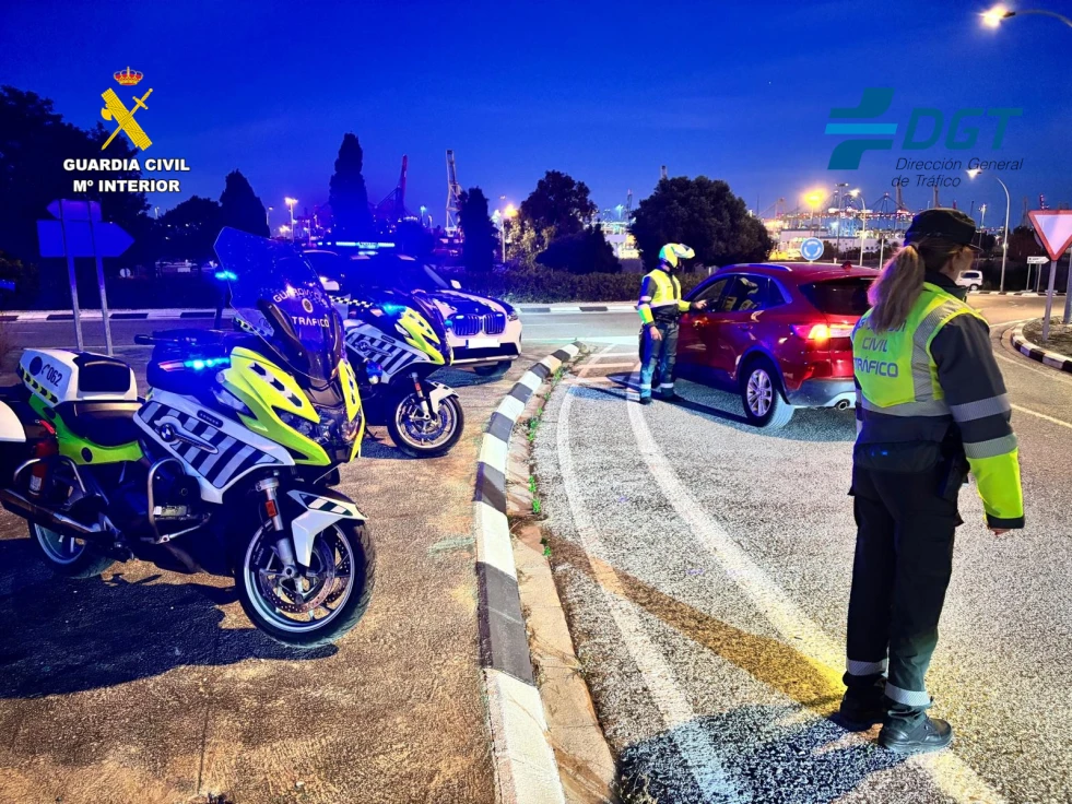 Interceptan en Gandia a un conductor de patinete que triplicaba la tasa de alcohol permitida