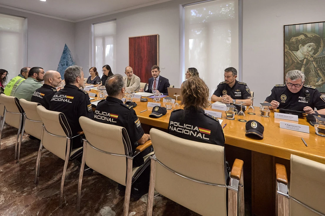 Gandia despliega un dispositivo de seguridad para la Noche de San Juan