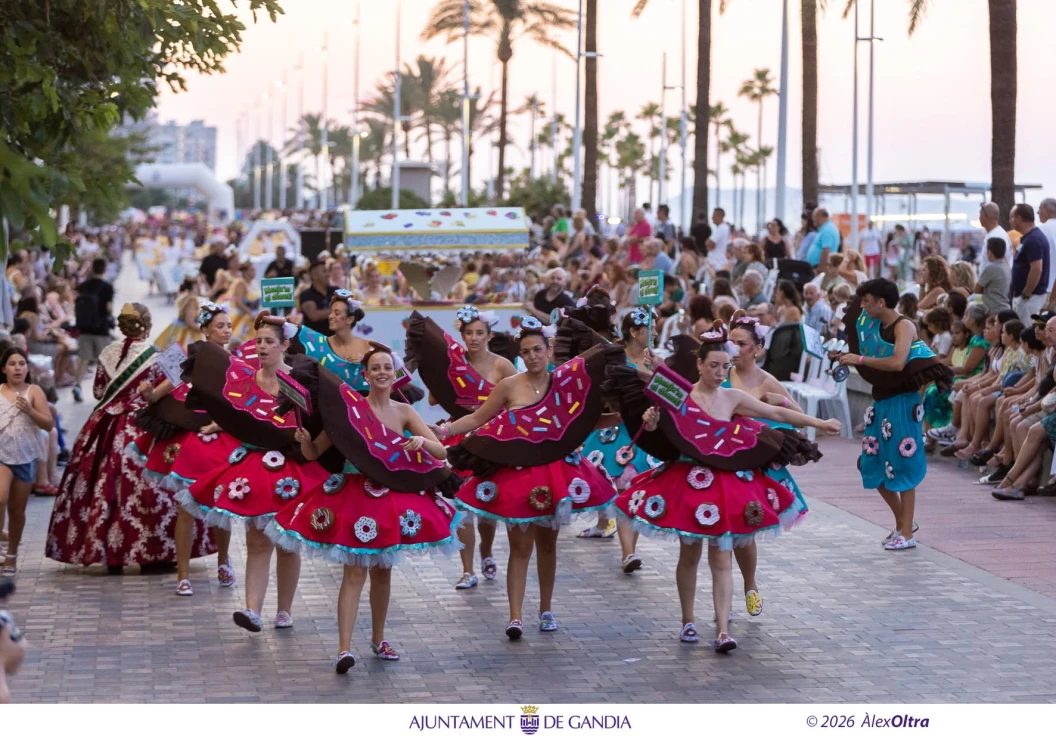'Cavalcada a la Mar': Gandia acoge la primera edición de la festividad fallera