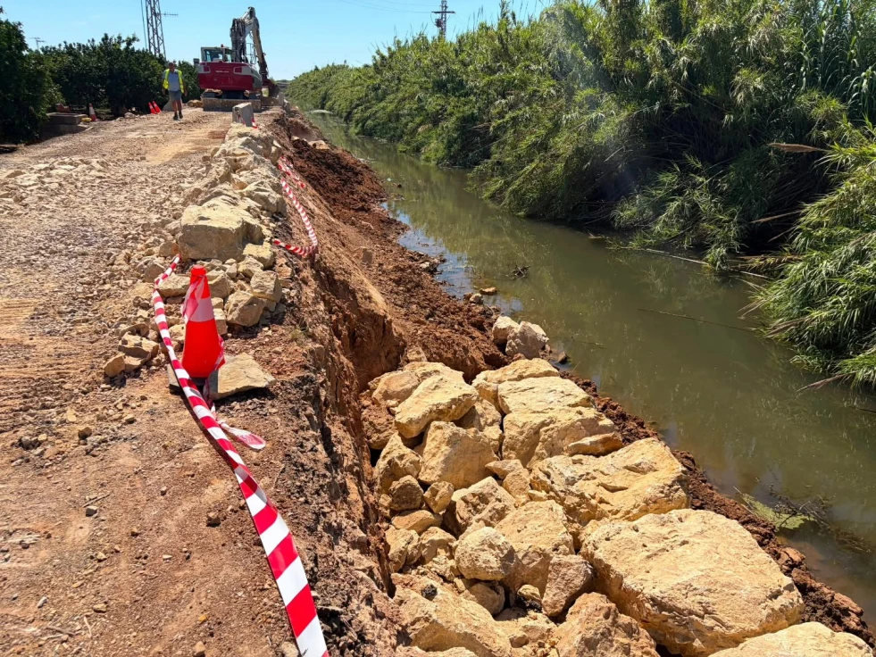 Avanzan las obras en las vías rurales de Tavernes de la Valldigna