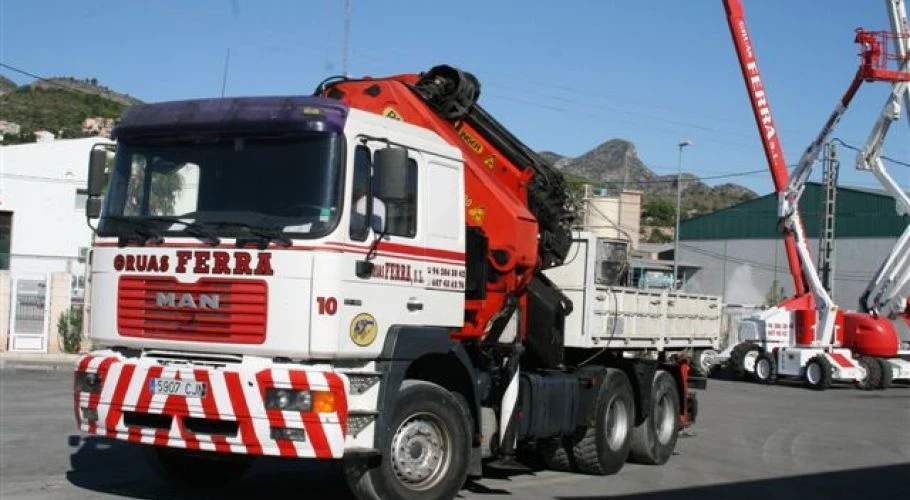 Recuperado el camión de Grúas Ferra robado en el Real de Gandia