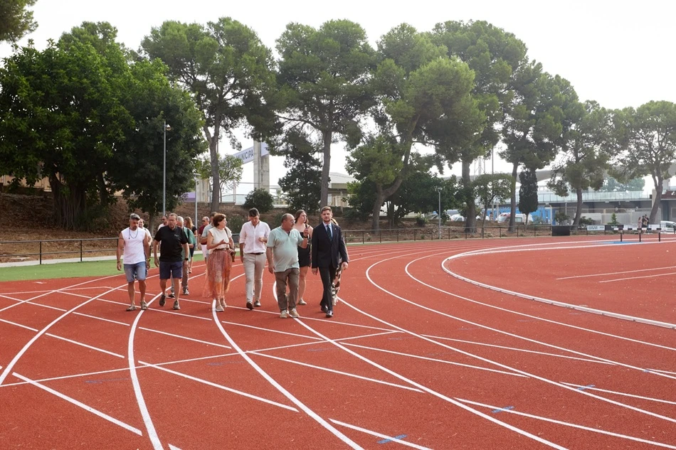 Gandia reabre la pista de atletismo Toni Herreros tras una inversión de 1,6 millones de euros