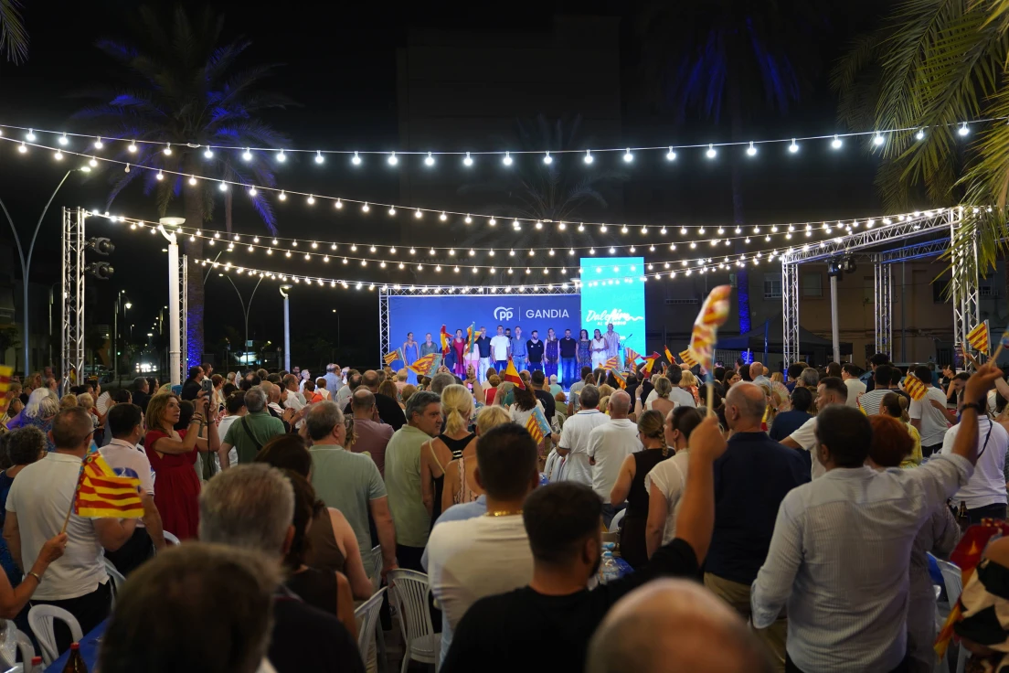 El PP de Gandia celebra su tradicional cena de verano en el Grau
