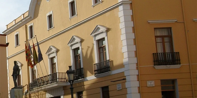 Comisiones Obreras reclama al Ayuntamiento de Oliva un plan de protección para el personal ante el aumento de amenazas y agresiones