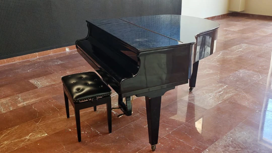 Oliva incorpora el piano de Josep Climent a la  Casa de la Cultura Salvador Cardona Miralles