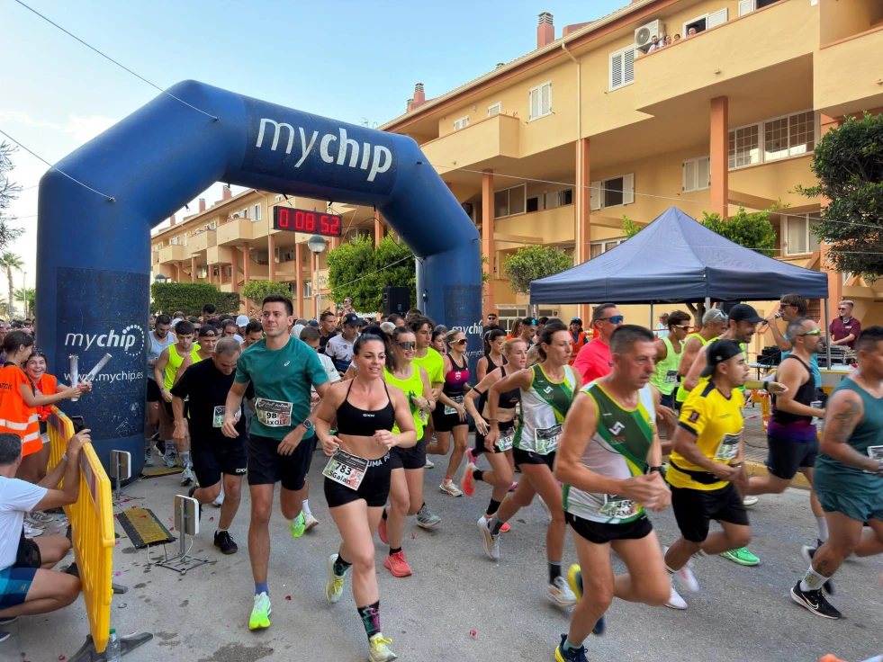 Tavernes de la Valldigna reúne a 1.250 deportistas en la 37.ª Volta a Peu en la Playa