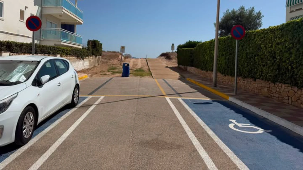 Xeraco mejora el acceso a la playa en la calle Joan de Natera