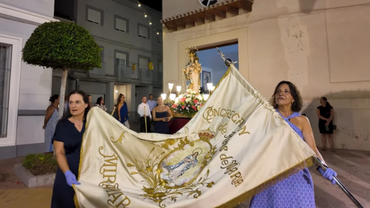 Miramar recupera la bandera de la Virgen del Rosario
