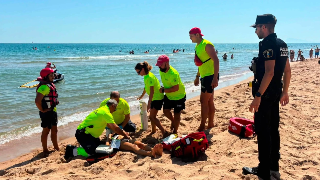 Segundo simulacro de salvamento y seguridad en la playa de Xeraco
