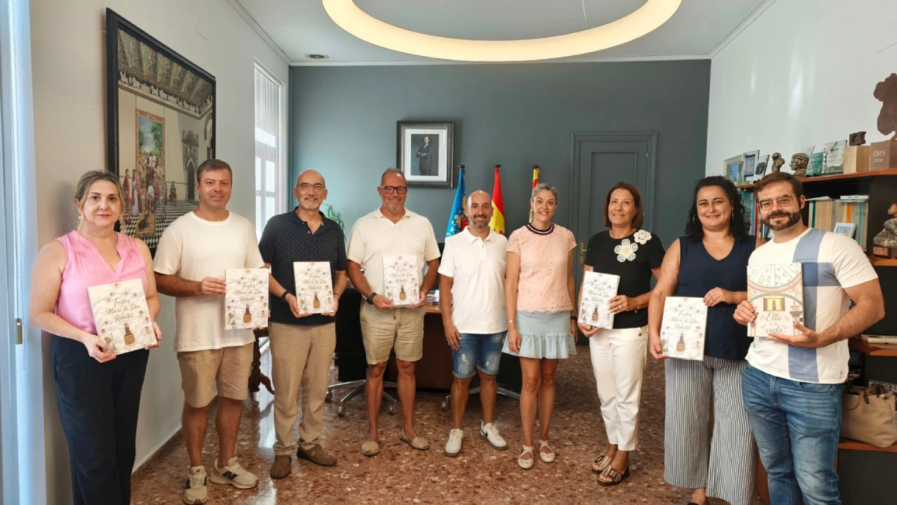 Oliva acoge la presentación oficial del libro de las fiestas del Rebollet 2026