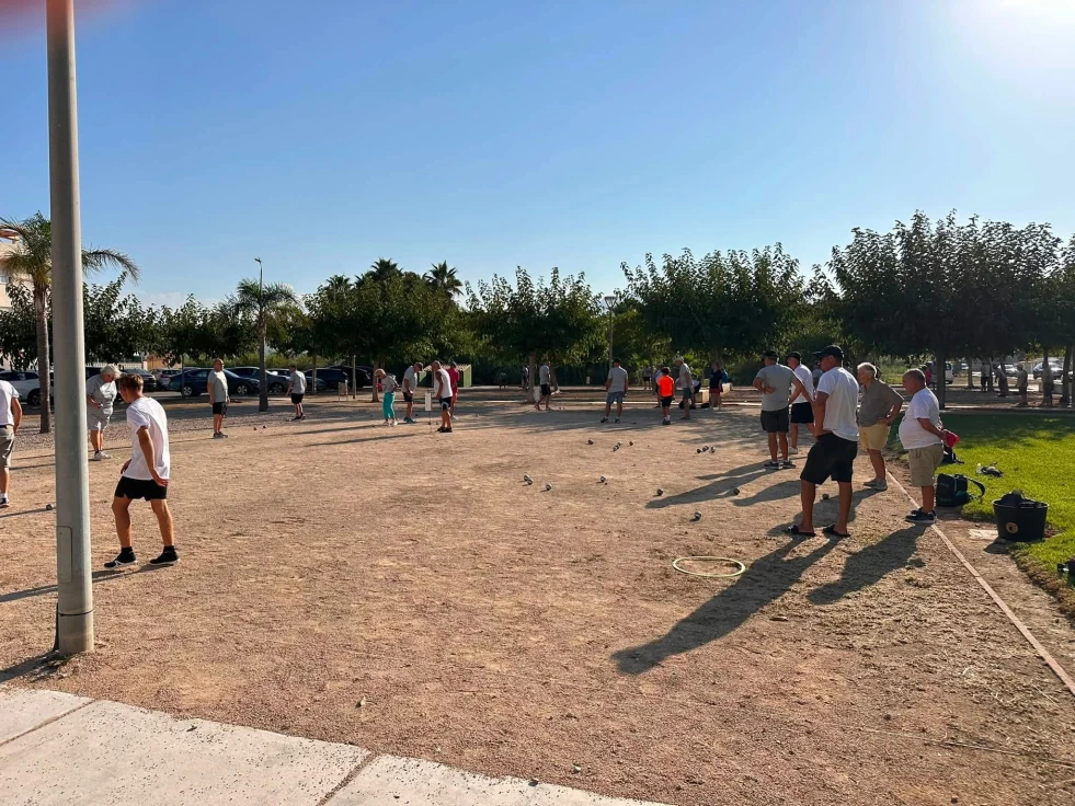 Gilles y Juanet se imponen en el Torneo de Petanca de la Playa de Xeraco