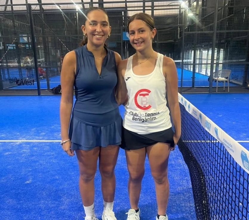 Aina Mestre y Aina Sánchez vuelven a subir al podio y elevan el nombre de Oliva en el pádel autonómico