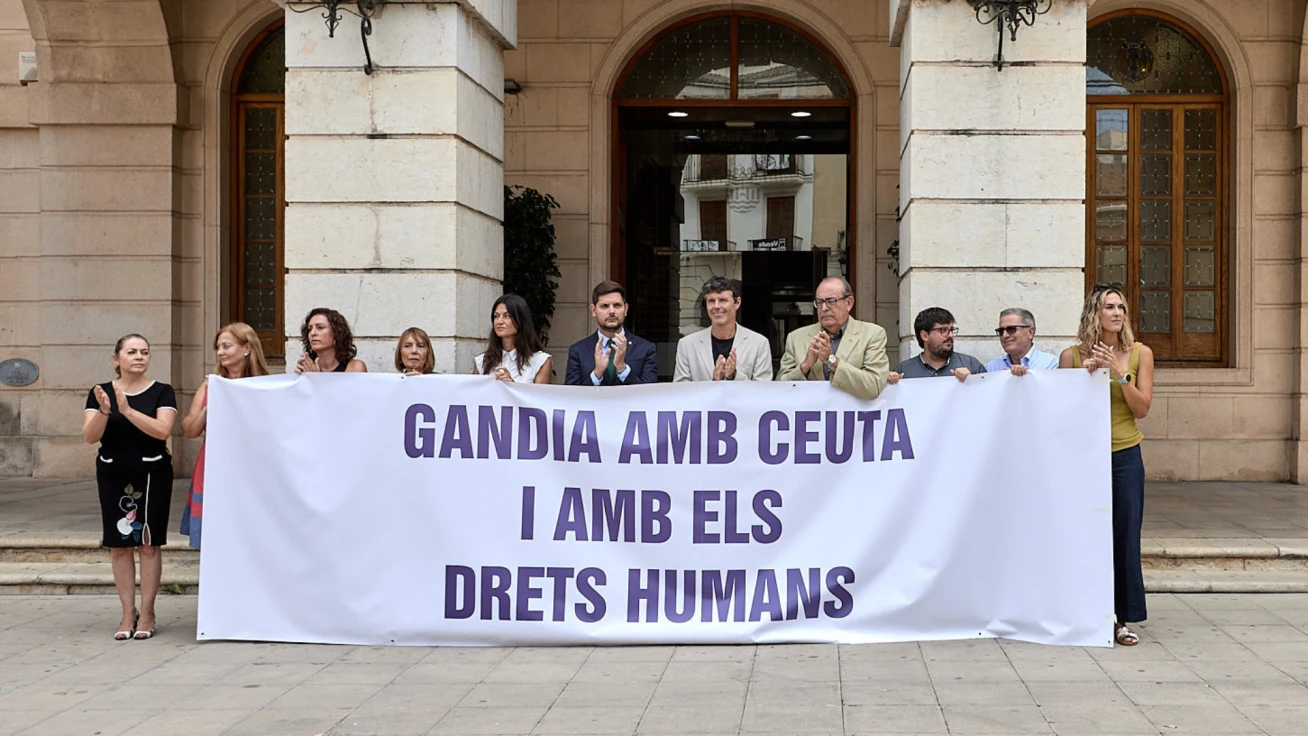 Gandia celebra una concentración para mostrar apoyo a Ceuta