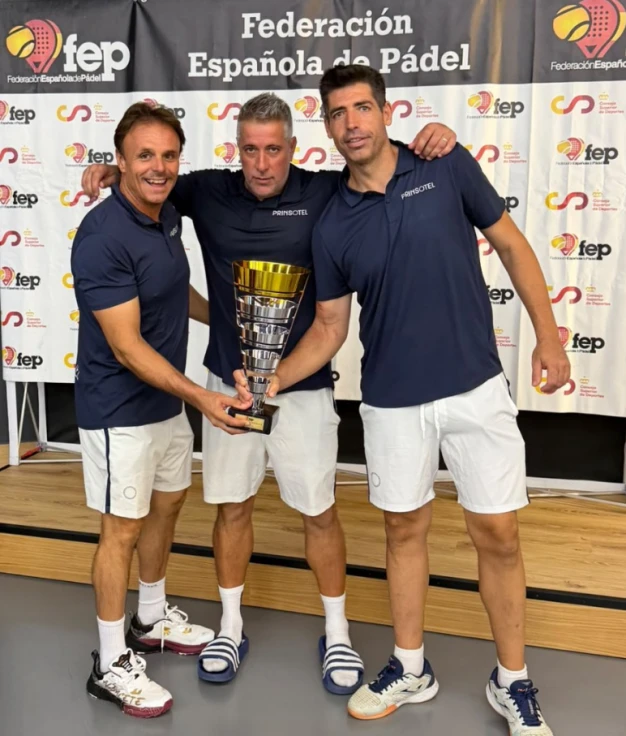 Guillermo Ponzoda toca el cielo en Sevilla y se corona campeón de España