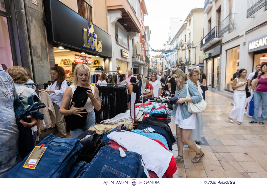 'Botigues al Carrer' impulsa el comercio local en el centro histórico de Gandia