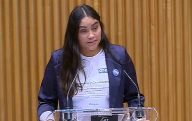 Una Gandiense reivindica en el Congreso de los Diputados los derechos de la Niña