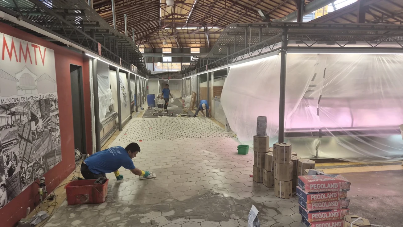 Tavernes inicia la reforma del mercado municipal